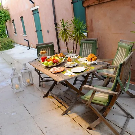 La Foresteria Bed & Breakfast *